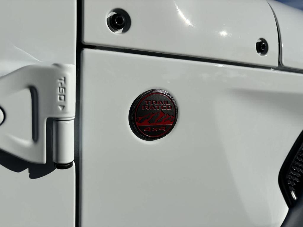 new 2025 Jeep Gladiator car, priced at $51,990