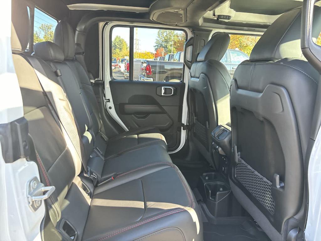 new 2025 Jeep Gladiator car, priced at $51,990