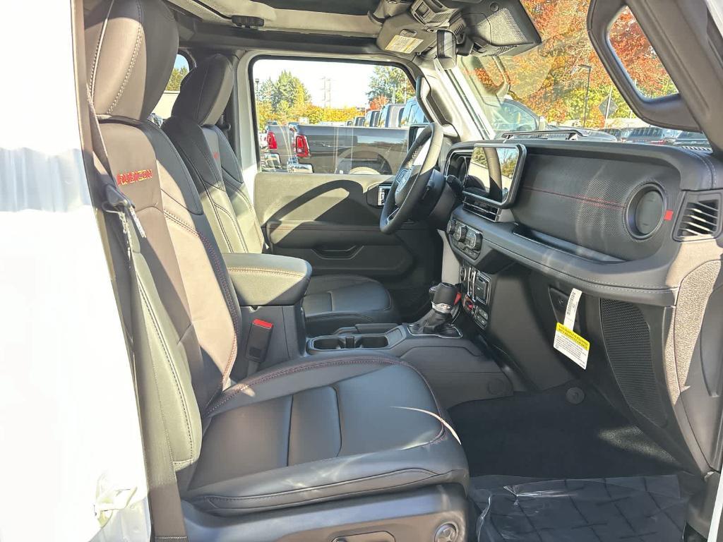 new 2025 Jeep Gladiator car, priced at $51,990