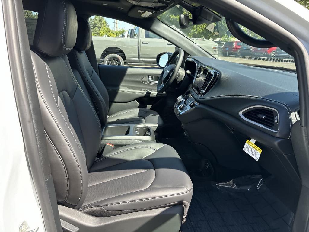 new 2025 Chrysler Pacifica car, priced at $41,490