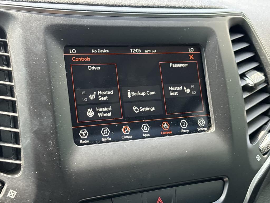 used 2019 Jeep Cherokee car