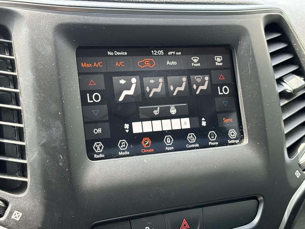 used 2019 Jeep Cherokee car