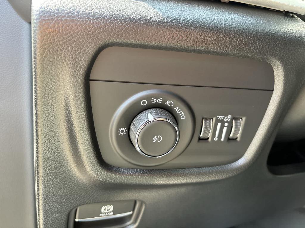 new 2025 Jeep Grand Cherokee L car, priced at $54,932