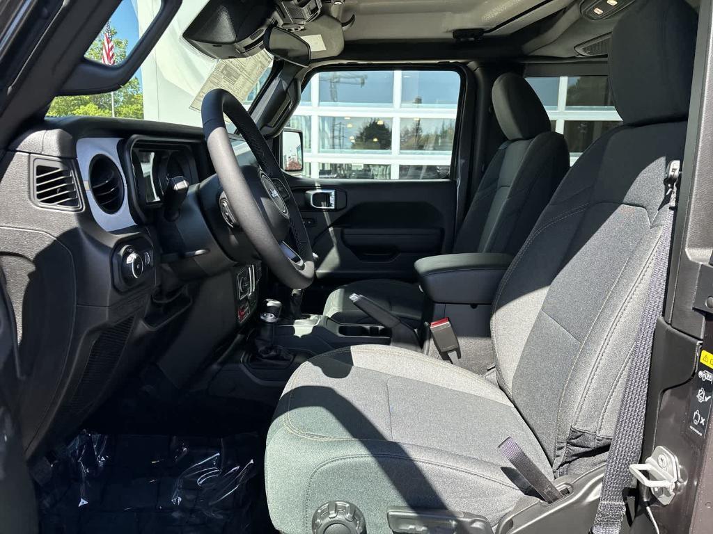 new 2025 Jeep Wrangler car, priced at $42,091
