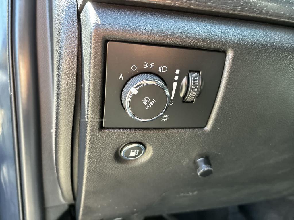 used 2018 Jeep Grand Cherokee car, priced at $19,990