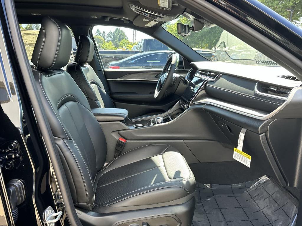 new 2025 Jeep Grand Cherokee L car, priced at $49,167