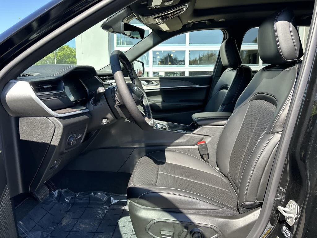 new 2025 Jeep Grand Cherokee L car, priced at $49,167