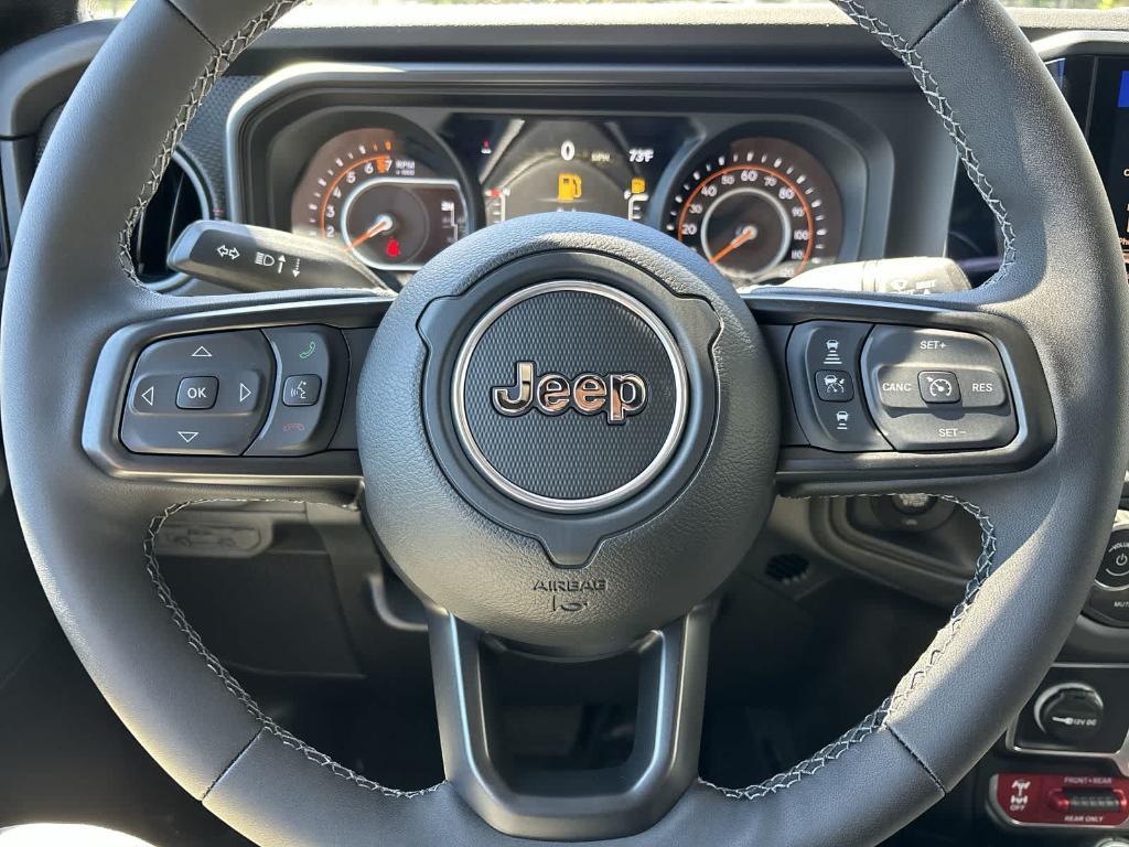 new 2025 Jeep Gladiator car, priced at $52,585