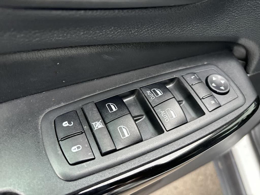 used 2020 Jeep Cherokee car, priced at $19,990