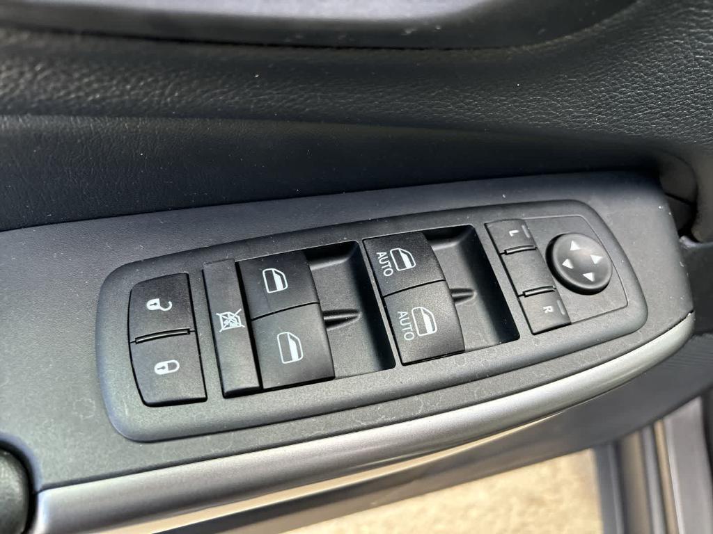 used 2021 Jeep Cherokee car, priced at $22,990