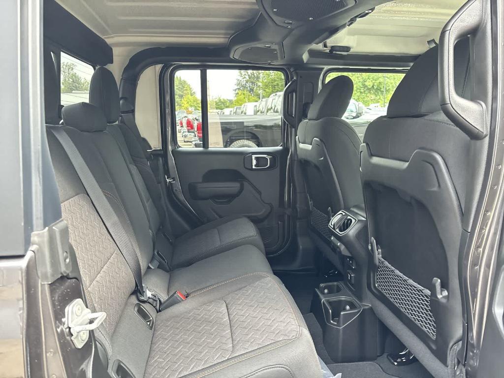 new 2025 Jeep Gladiator car, priced at $47,990