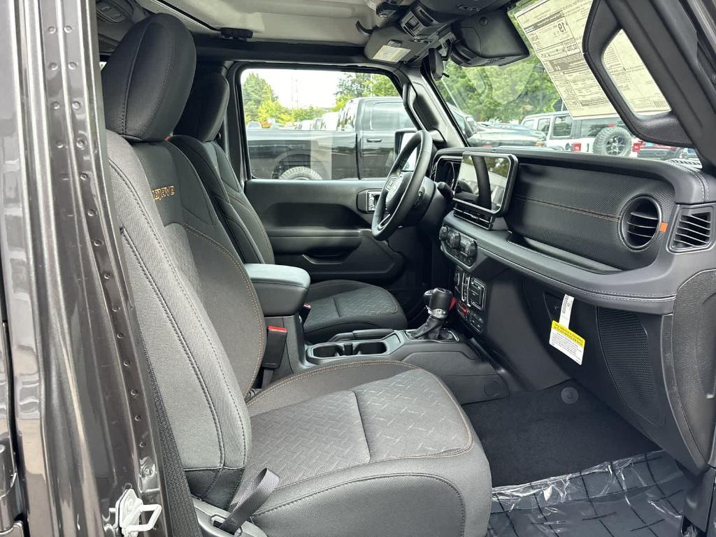 new 2025 Jeep Gladiator car, priced at $47,990