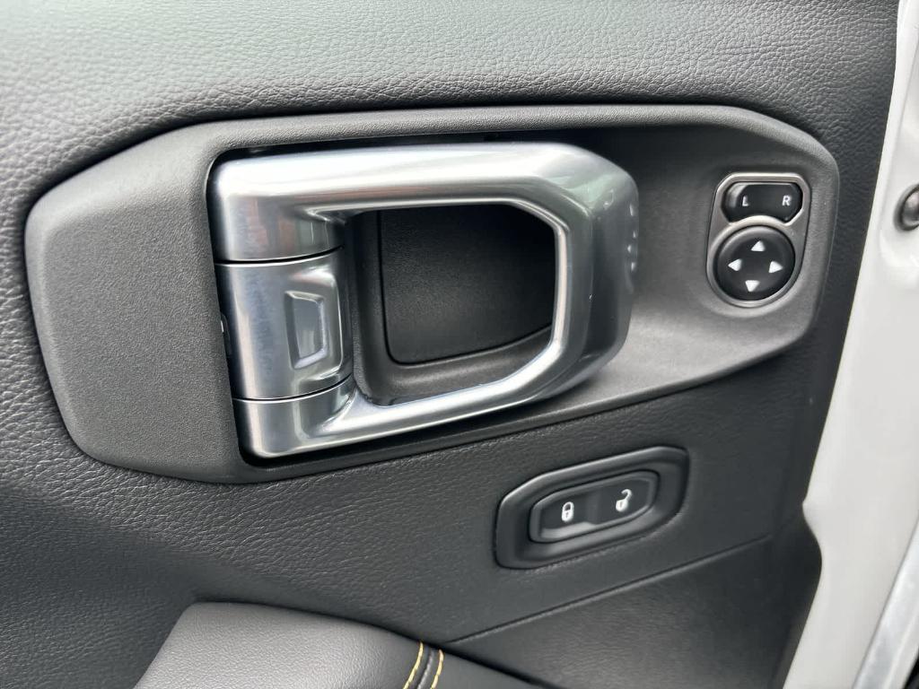 new 2025 Jeep Wrangler car, priced at $56,182