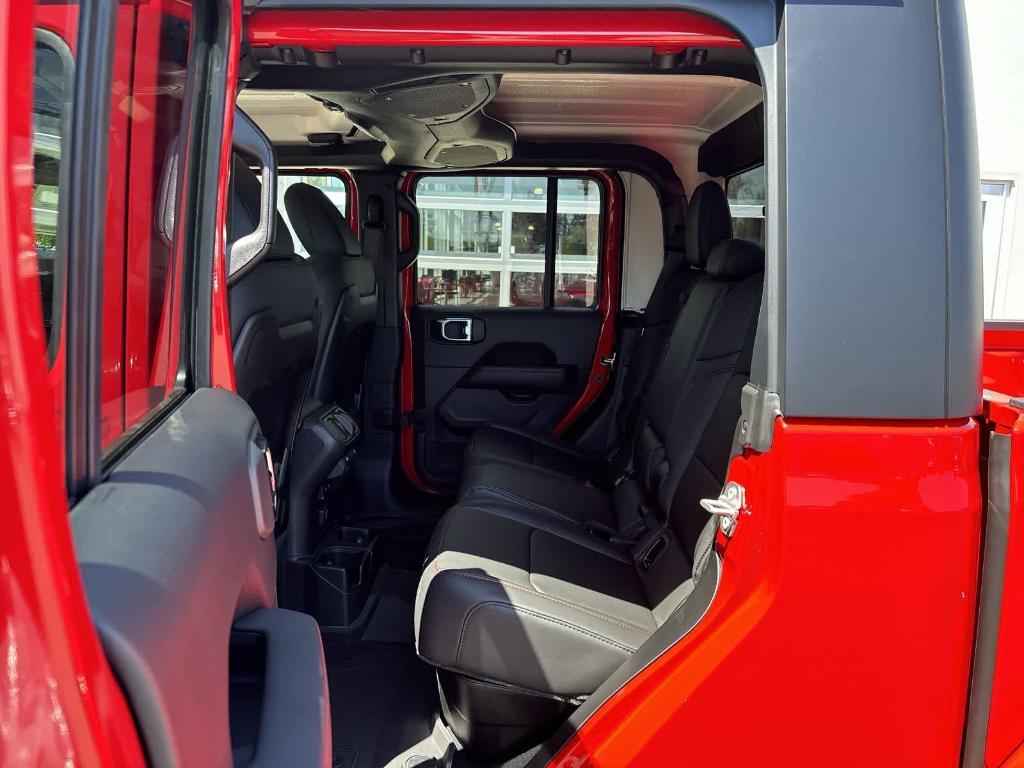 new 2025 Jeep Gladiator car, priced at $53,805