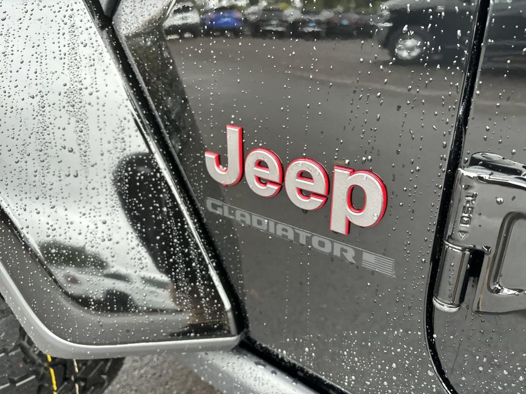 new 2025 Jeep Gladiator car, priced at $52,990