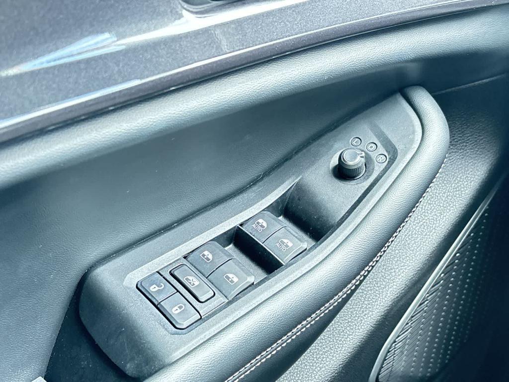used 2021 Jeep Grand Cherokee L car, priced at $33,990