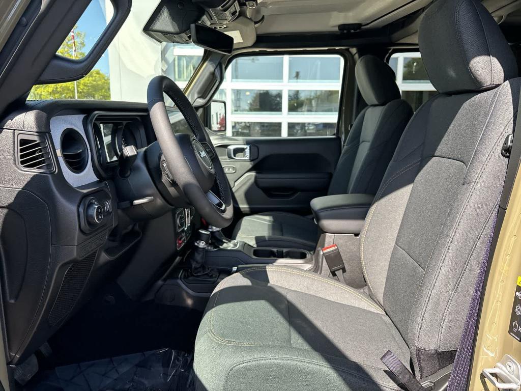 new 2025 Jeep Gladiator car, priced at $46,490
