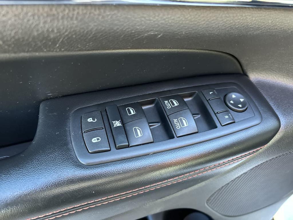 used 2016 Jeep Grand Cherokee car, priced at $17,990