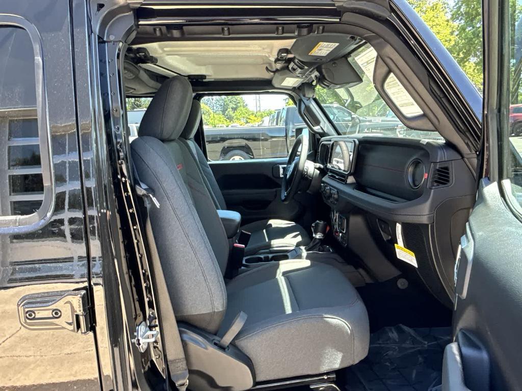 new 2025 Jeep Gladiator car, priced at $50,185