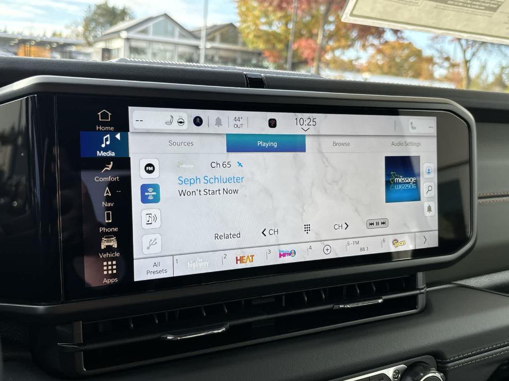 new 2025 Jeep Gladiator car, priced at $52,490