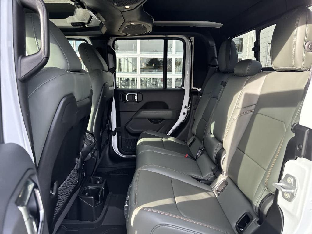 new 2025 Jeep Gladiator car, priced at $52,490