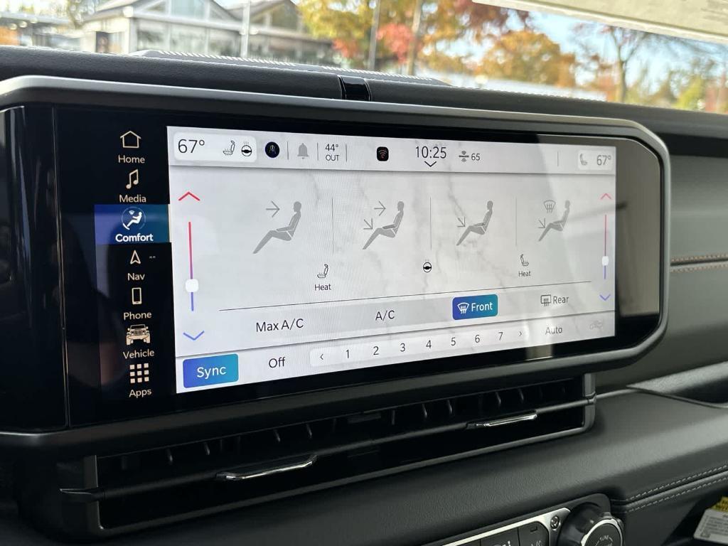 new 2025 Jeep Gladiator car, priced at $52,490