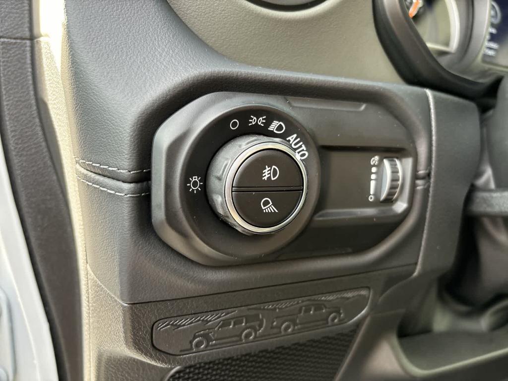 new 2025 Jeep Gladiator car, priced at $52,490