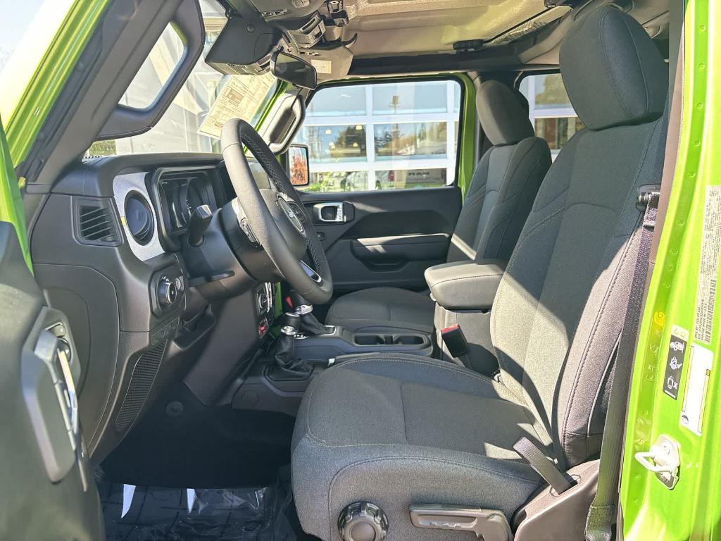 new 2025 Jeep Wrangler car, priced at $47,490