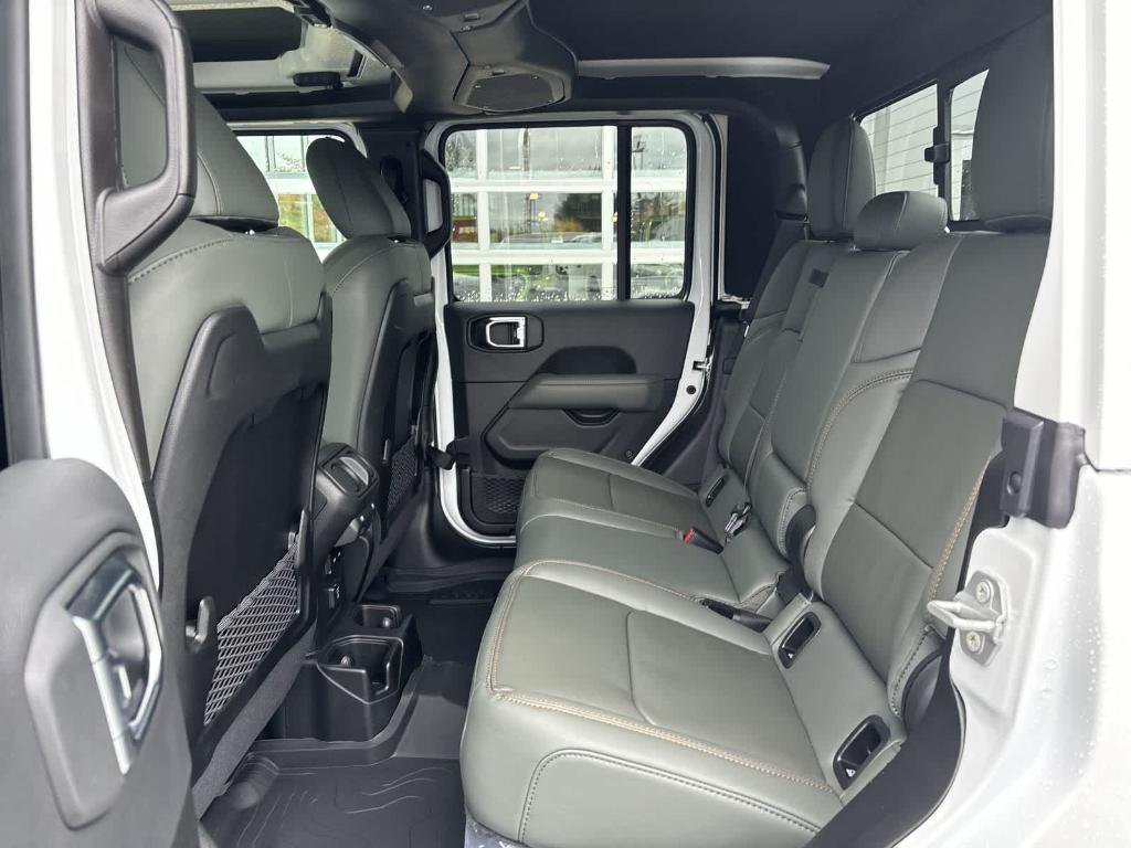 new 2025 Jeep Gladiator car, priced at $53,490