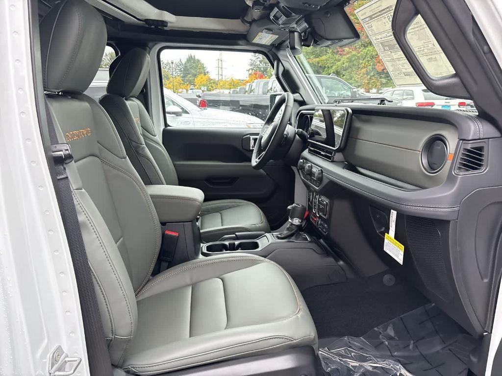 new 2025 Jeep Gladiator car, priced at $53,490