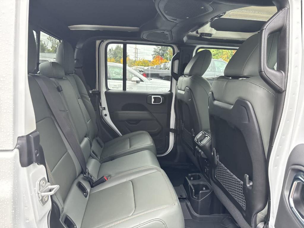 new 2025 Jeep Gladiator car, priced at $53,490