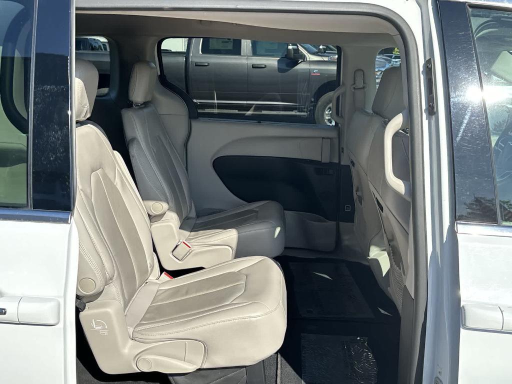 used 2021 Chrysler Pacifica car, priced at $20,990