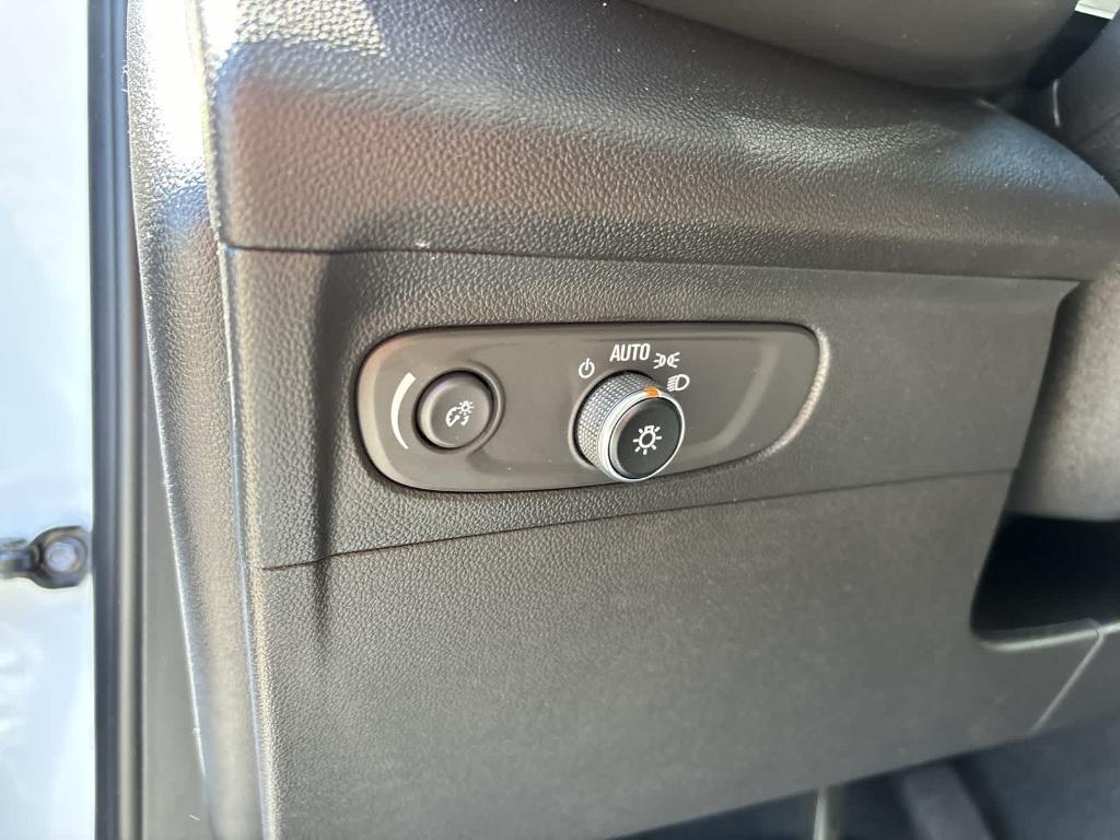 used 2022 Buick Envision car, priced at $23,990