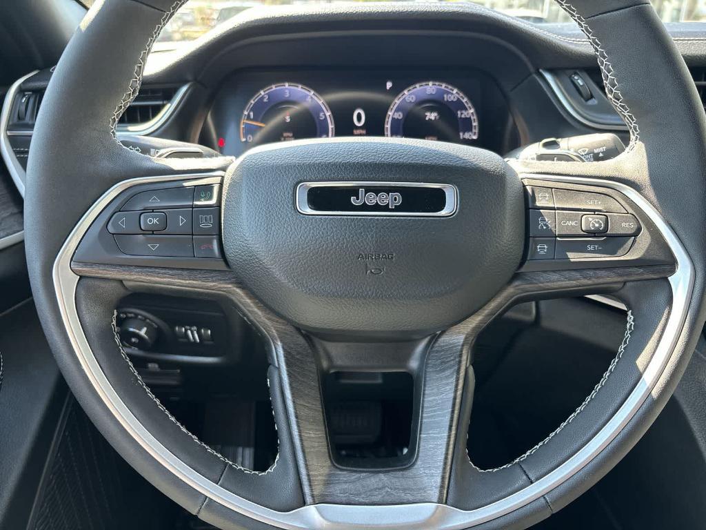 new 2025 Jeep Grand Cherokee car, priced at $43,740