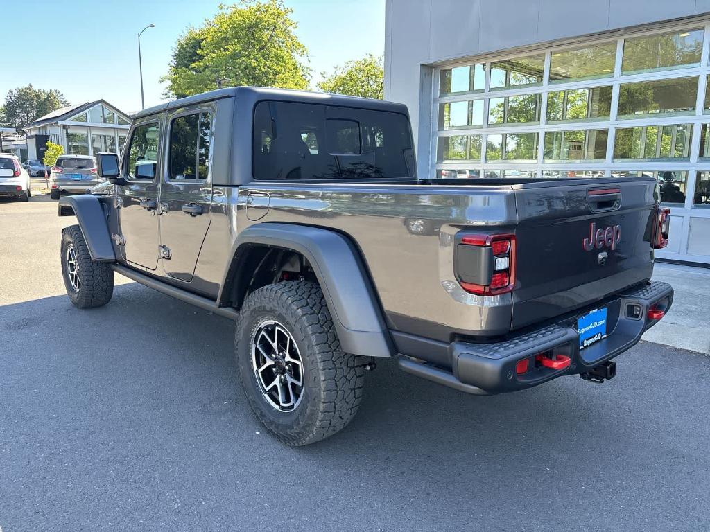 new 2025 Jeep Gladiator car, priced at $50,185