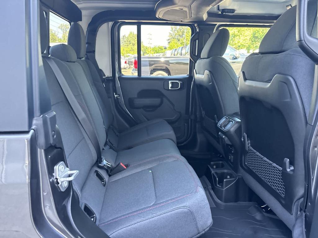 new 2025 Jeep Gladiator car, priced at $50,185