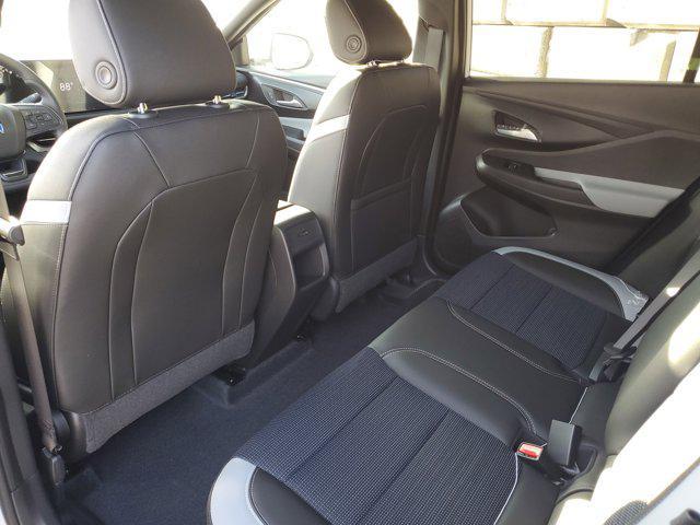 new 2025 Buick Envista car, priced at $22,001
