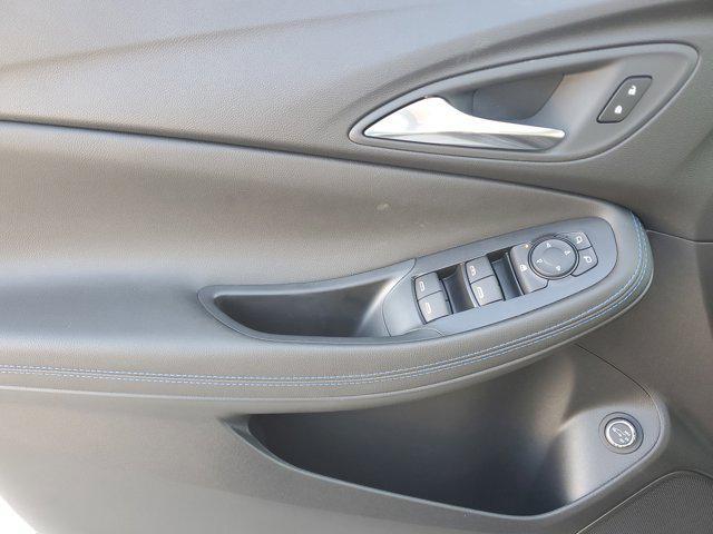 new 2025 Buick Encore GX car, priced at $22,706