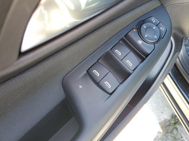 new 2025 Buick Envista car, priced at $26,212