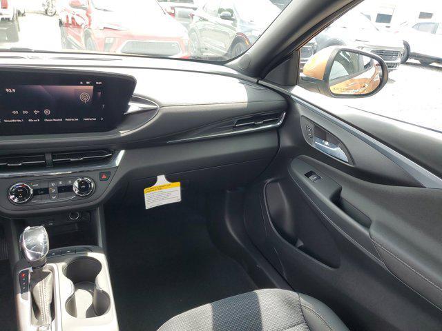 new 2025 Buick Envista car, priced at $23,972