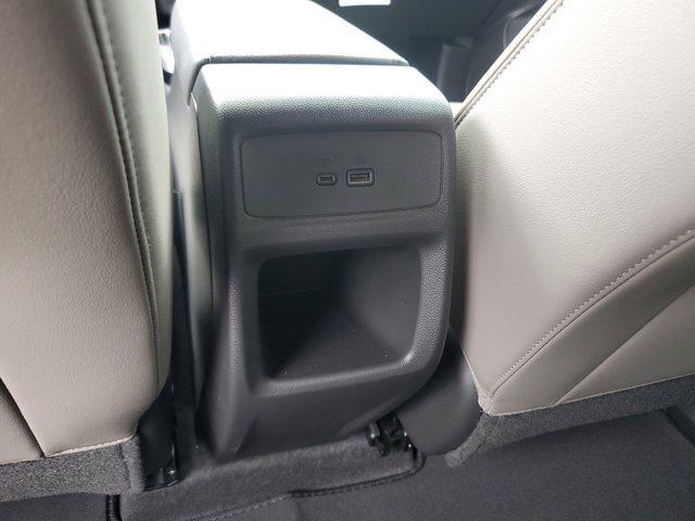 new 2025 Buick Envista car, priced at $27,400