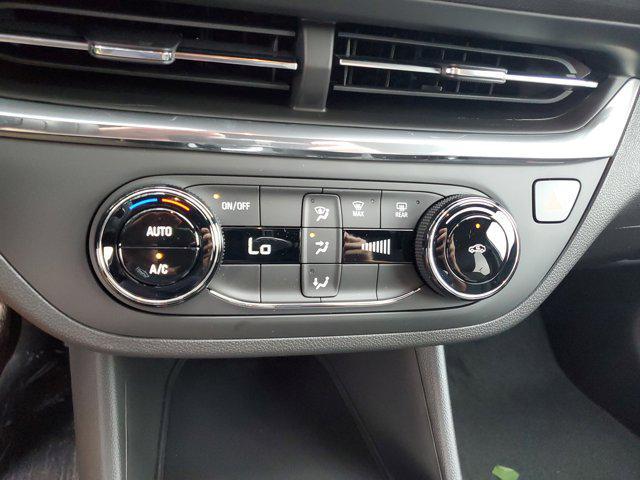 new 2025 Buick Envista car, priced at $23,461