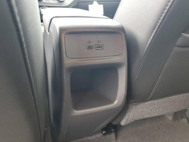 new 2025 Buick Envista car, priced at $23,461