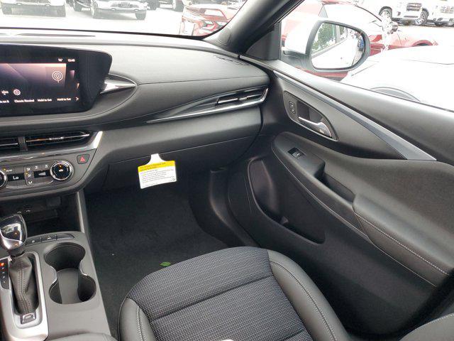 new 2025 Buick Envista car, priced at $23,461