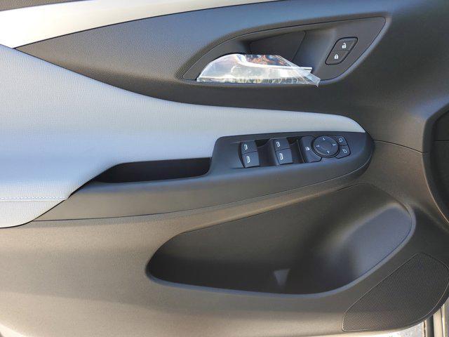 new 2025 Buick Envista car, priced at $26,212