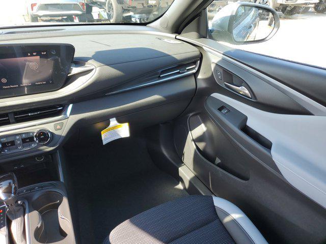 new 2025 Buick Envista car, priced at $26,212