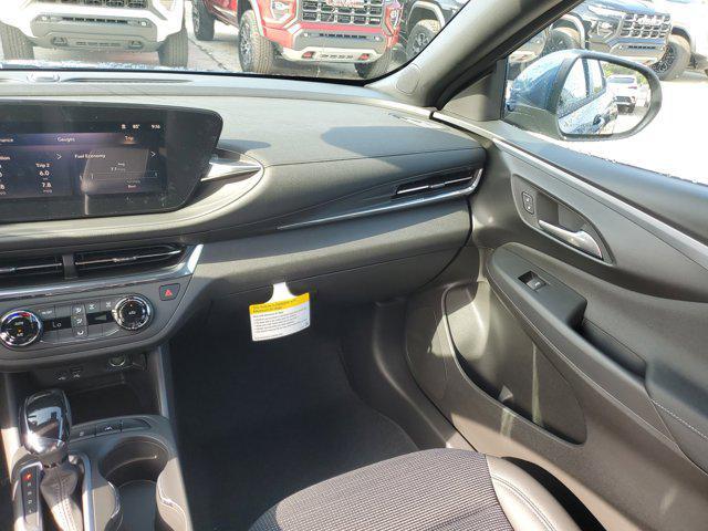 new 2025 Buick Envista car, priced at $22,977