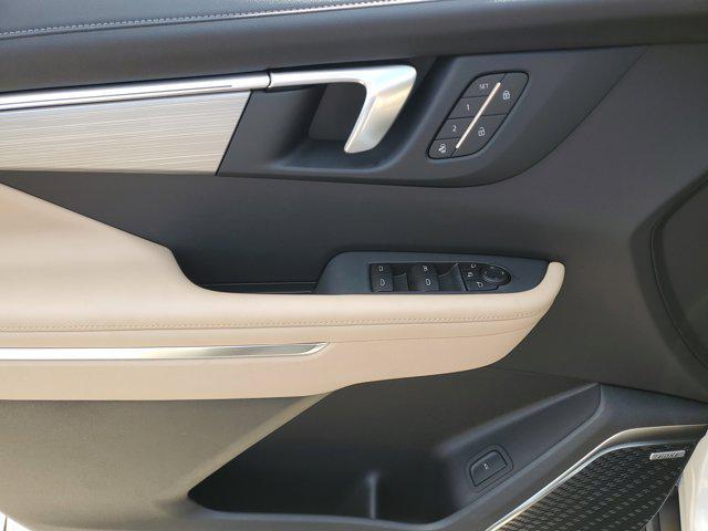 new 2025 Buick Enclave car, priced at $39,084