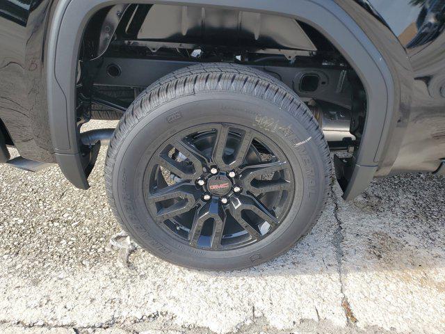 new 2025 GMC Sierra 1500 car, priced at $40,629