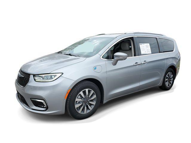 used 2021 Chrysler Pacifica Hybrid car, priced at $19,472